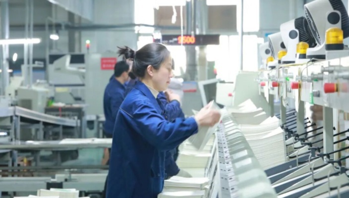 春节一向歇 新春印书忙